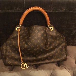 Louie Vuitton handbag